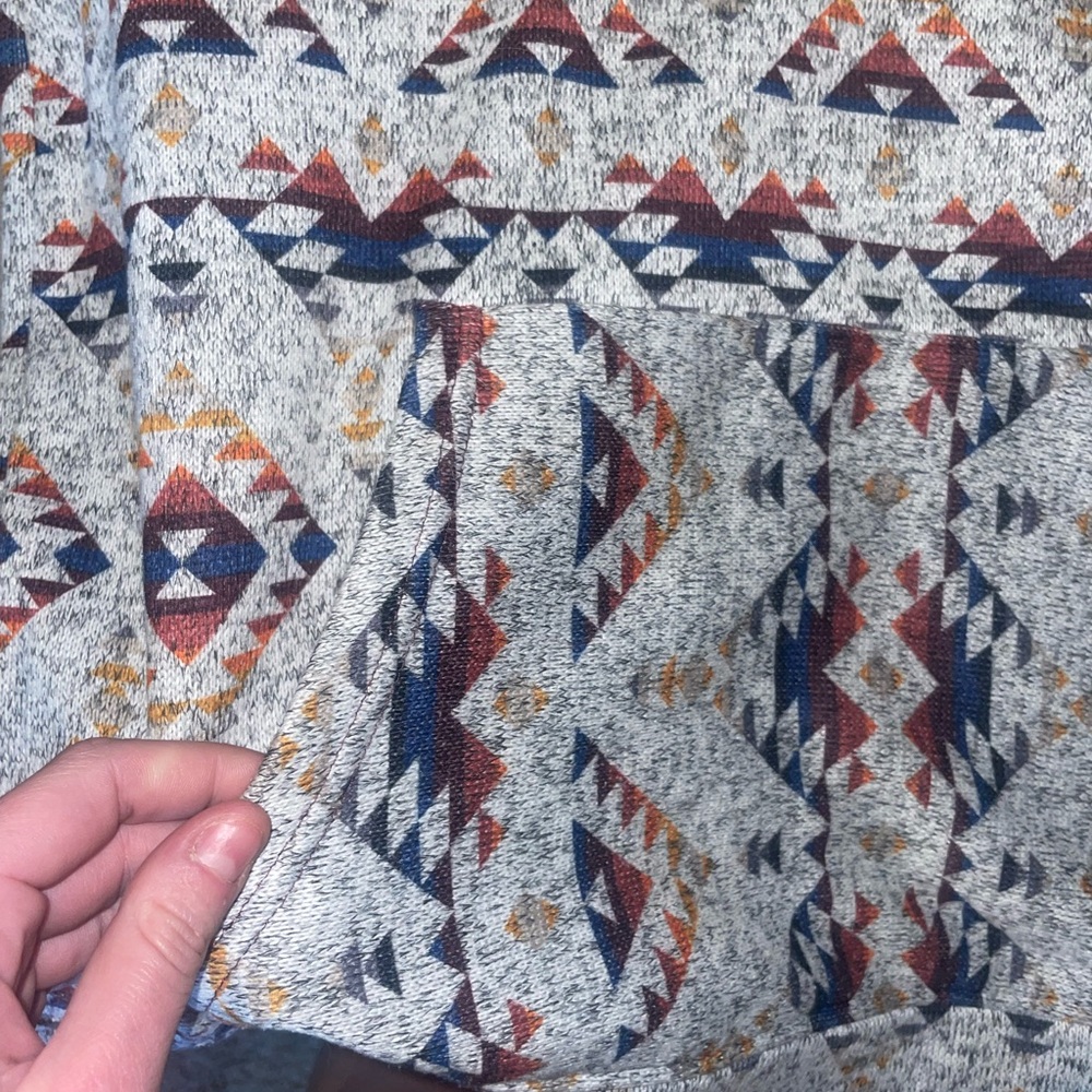Geometric Patterned Hooded Sweater - Picture 3 of 3